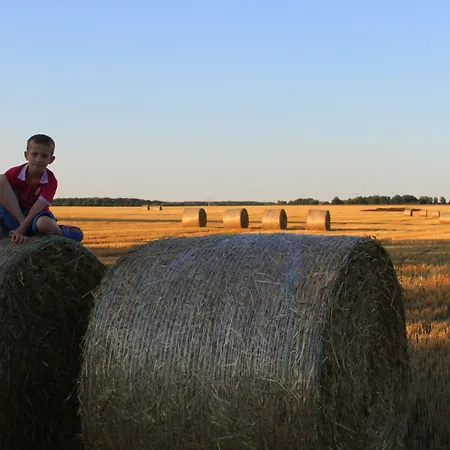 Land Gut Hermann فندق 3*